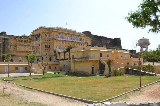 roopangarh-fort-kishangarh-exterior-28626853g.jpg